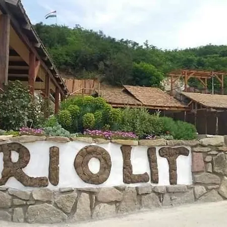 Riolit Barlangszállás Apartman
