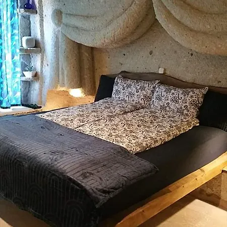 Riolit Barlangszállás Apartman