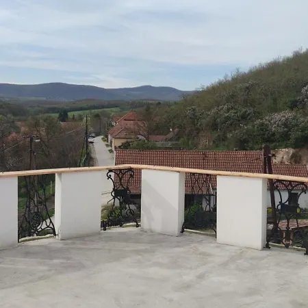 Apartment Riolit Barlangszallas Szomolya