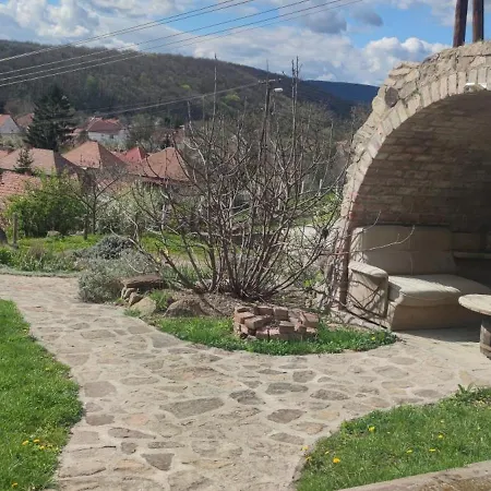 Riolit Barlangszállás