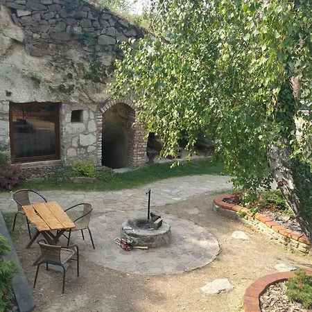 Riolit Barlangszallas Apartment
